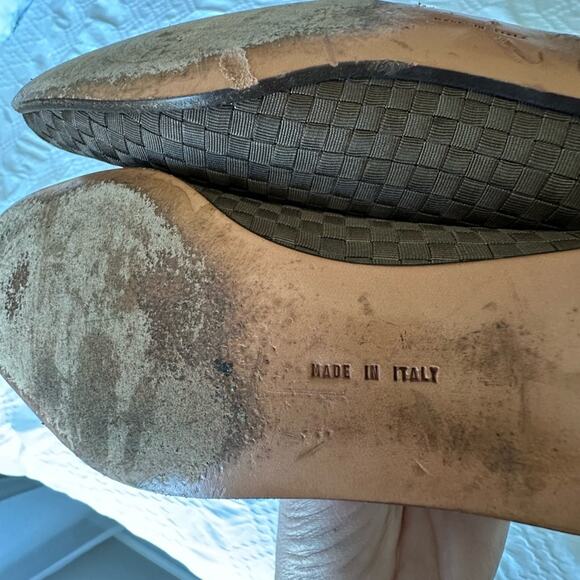 Salvatore Ferragamo Classic Woven  & Leather Heel - Picture 7 of 9